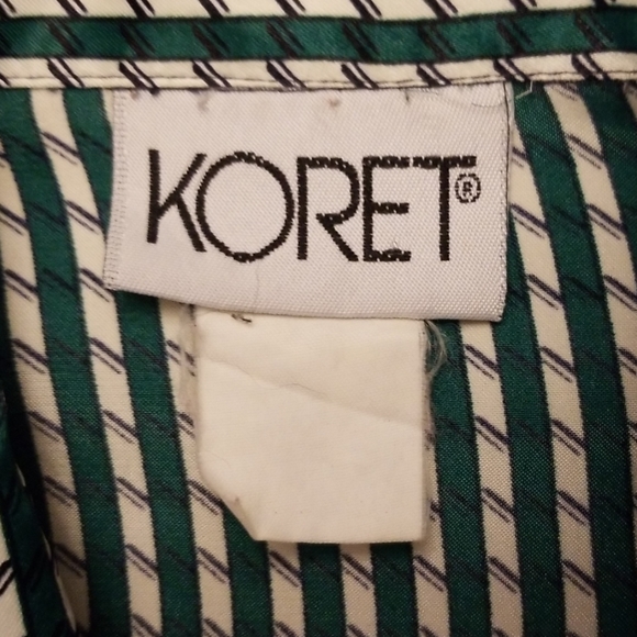 Fabulous silky green button down shirt - Picture 7 of 7